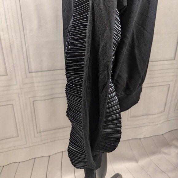 Very Unique and RARE Express Top - Picture 6 of 8